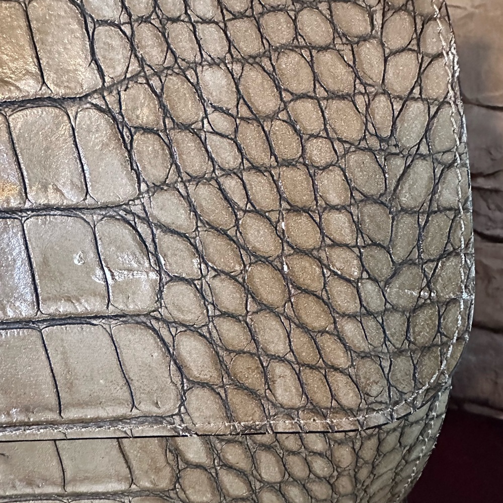 Claudia Firenze Genuine Italian Leather Croc Embossed Turnlock Flap Bag - Picture 5 of 13